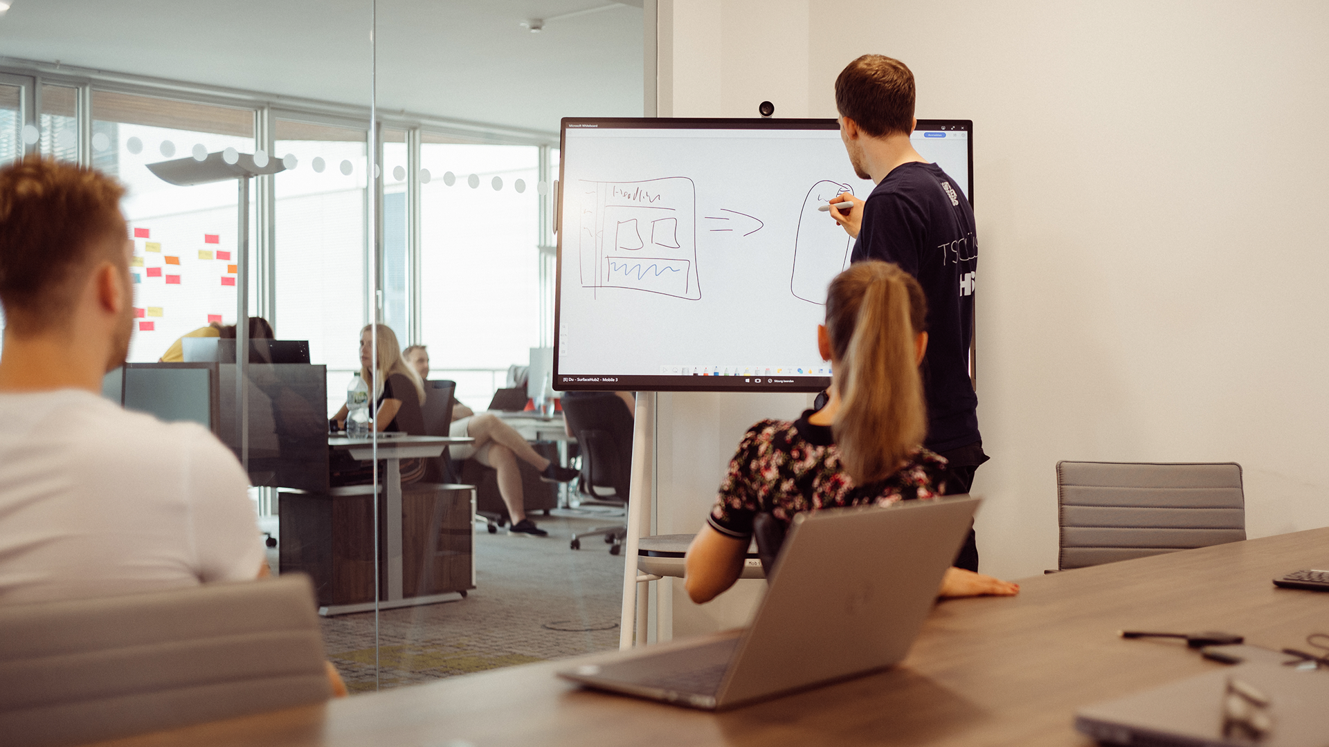 Microsoft Fabric vs. Databricks: Welche Datenplattform passt zu Ihnen?