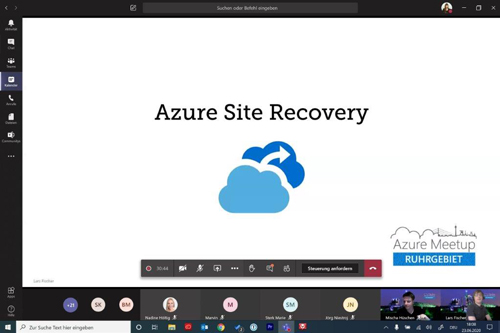Ein Screenshot vom Online Azure Ruhrgebiet Meetup mit einem Bild von zwei Wolken und einem Pfeil, der von der einen Wolke zur anderen führt, mit der Überschrift Azure Site Recovery.