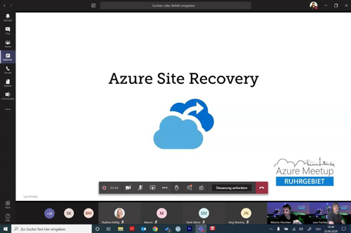Azure Site Recovery. Ein Screenshot vom Online Azure Ruhrgebiet Meetup mit einem Bild von zwei Wolken und einem Pfeil, der von der einen Wolke zur anderen führt, mit der Überschrift Azure Site Recovery.