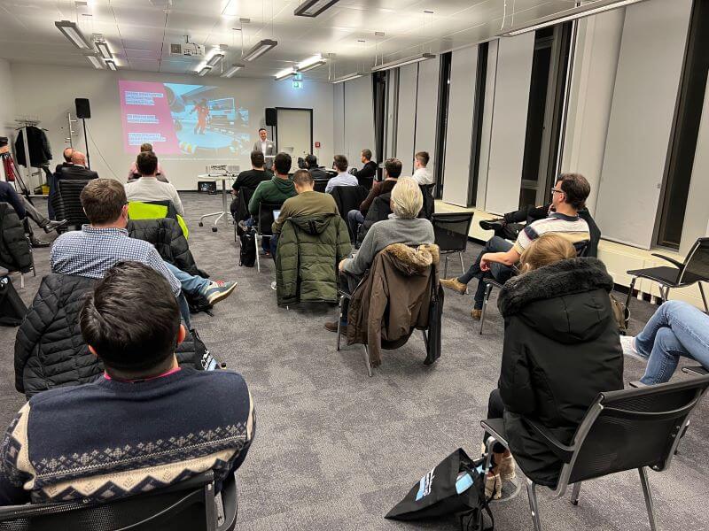 Azure meetup Session über 'Cloud Journey ready for takeoff' Session über 'Cloud Journey ready for takeoff'