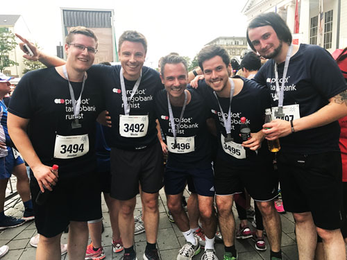 Medaillen für die Läufer des TARGOBANK Run 2017 Foto vom TARGOBANK Run 2017